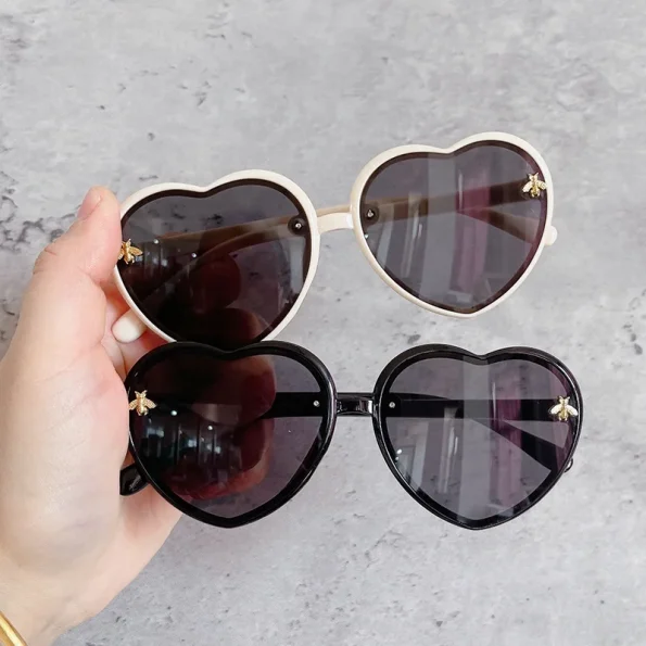 Cartoon-Little-Bee-Sunglasses-For-Girl-Cute-Sweet-Heart-Shaped-Sunshade-UV-Protection-Glasses-Outdoor-Sports-4
