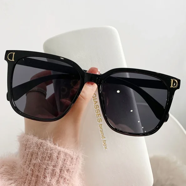 Fashion-Oversized-Sunglasses-Woman-Brand-Designer-Vintage-Square-Sun-Glasses-Female-Big-Frame-Gradient-Shades-Oculos-1